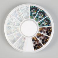 Стразы  в  контейнере