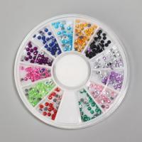 Стразы  в  контейнере