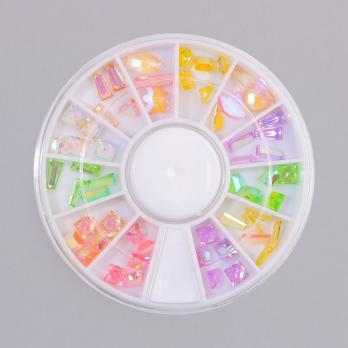 Стразы  в  контейнере