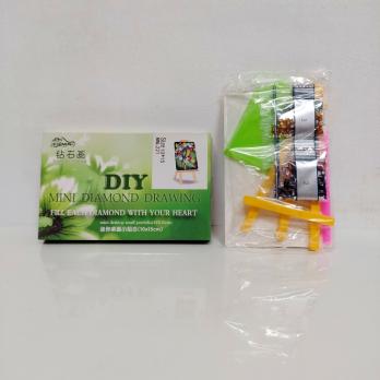 Алмазная  вышивка  170,00    10*15  в  коробке